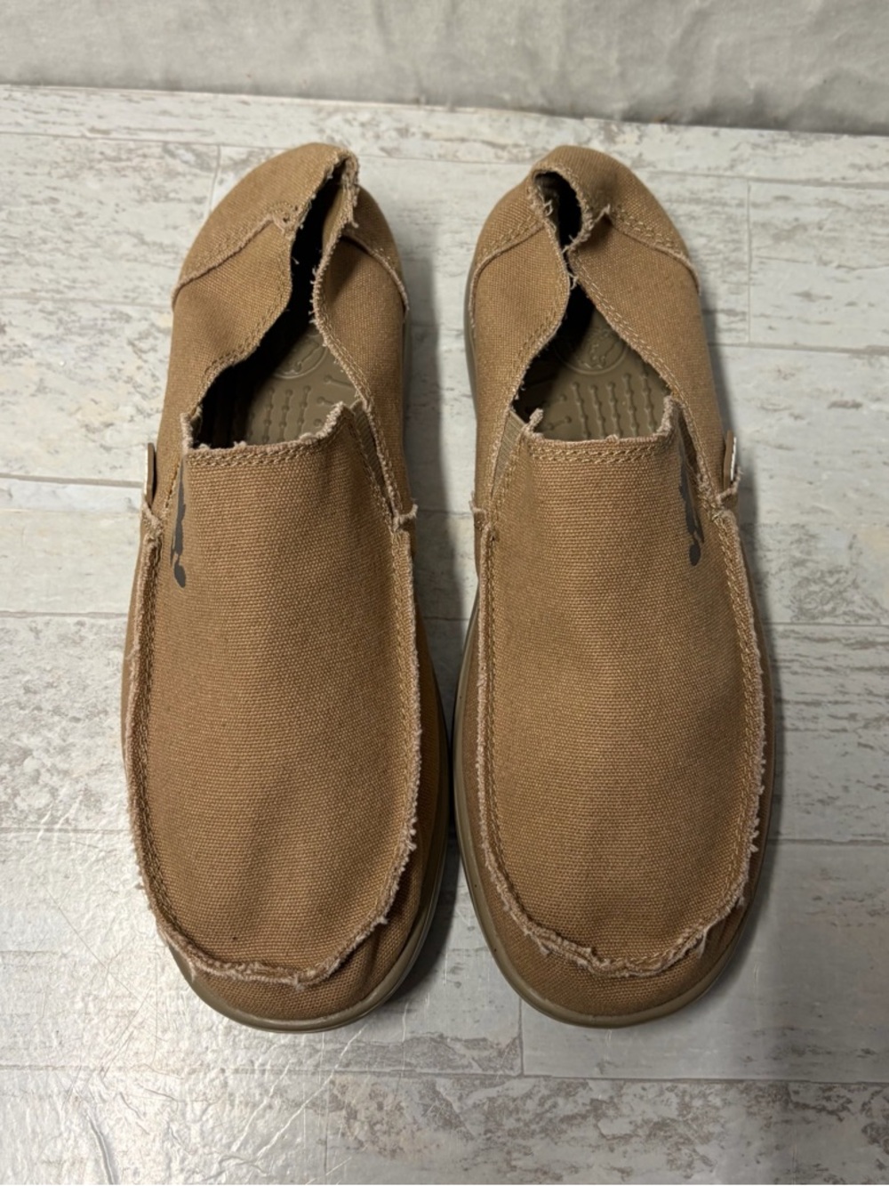 Crocs X Disney Mickey Mouse Santa Cruz SlipOn Loafer Khaki Men’s Size 9 - Picture 4 of 8